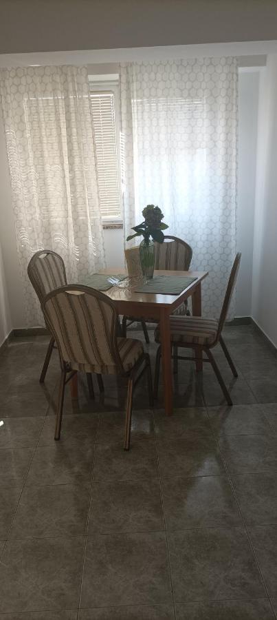 Feel Good Apartment Banjol Dış mekan fotoğraf