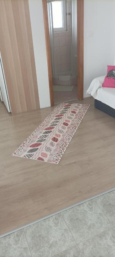 Feel Good Apartment Banjol Dış mekan fotoğraf